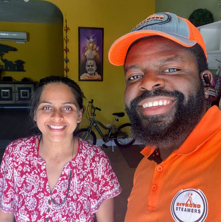 George of Diamond Steamers with a happy Dallas customer